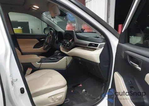 2023 Toyota Highlander Xle z USA, uszkodzony, nr VIN 5TDKDRAH6PS003112